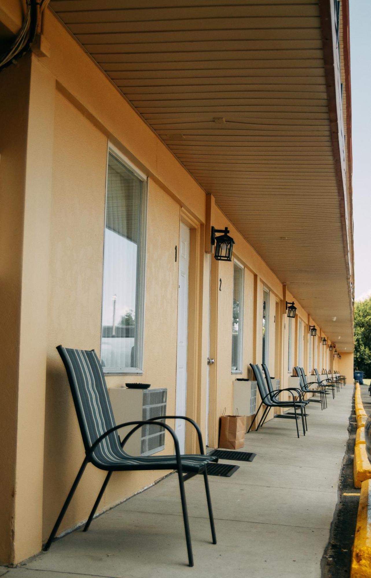 Chatham-Kent Saxony Motel מראה חיצוני תמונה