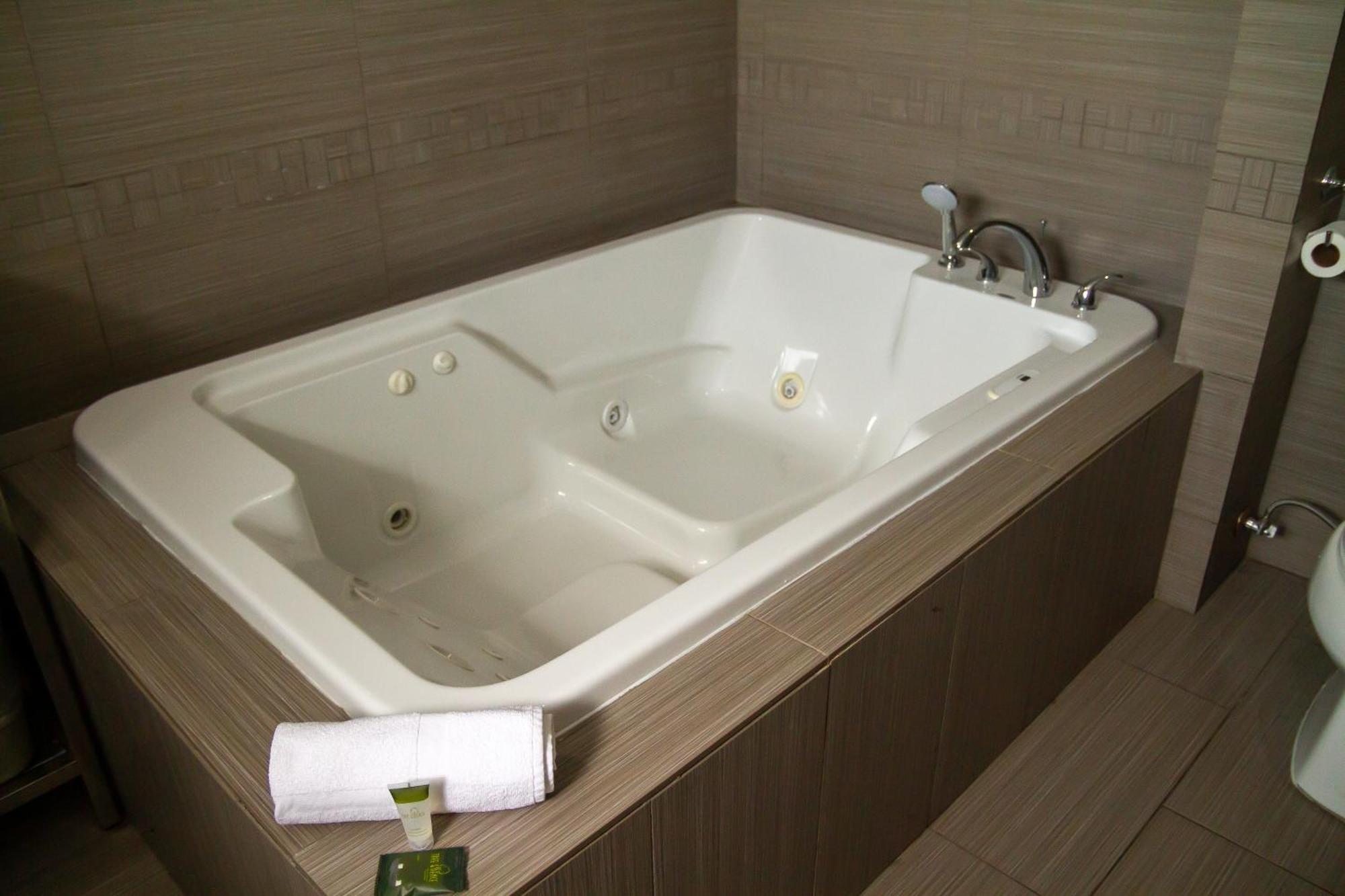 Chatham-Kent Saxony Motel מראה חיצוני תמונה