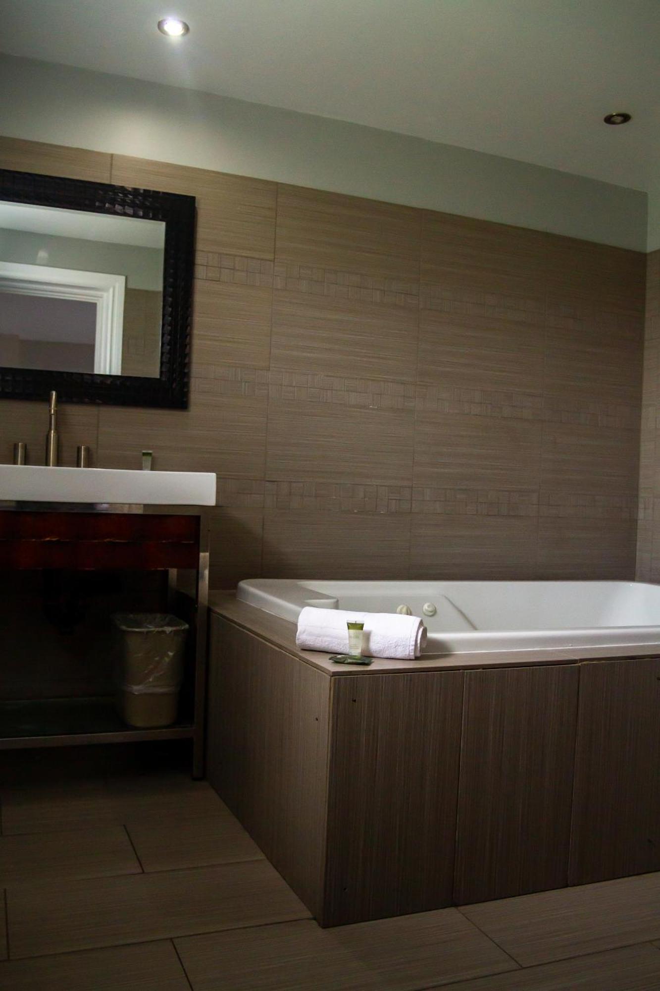 Chatham-Kent Saxony Motel מראה חיצוני תמונה