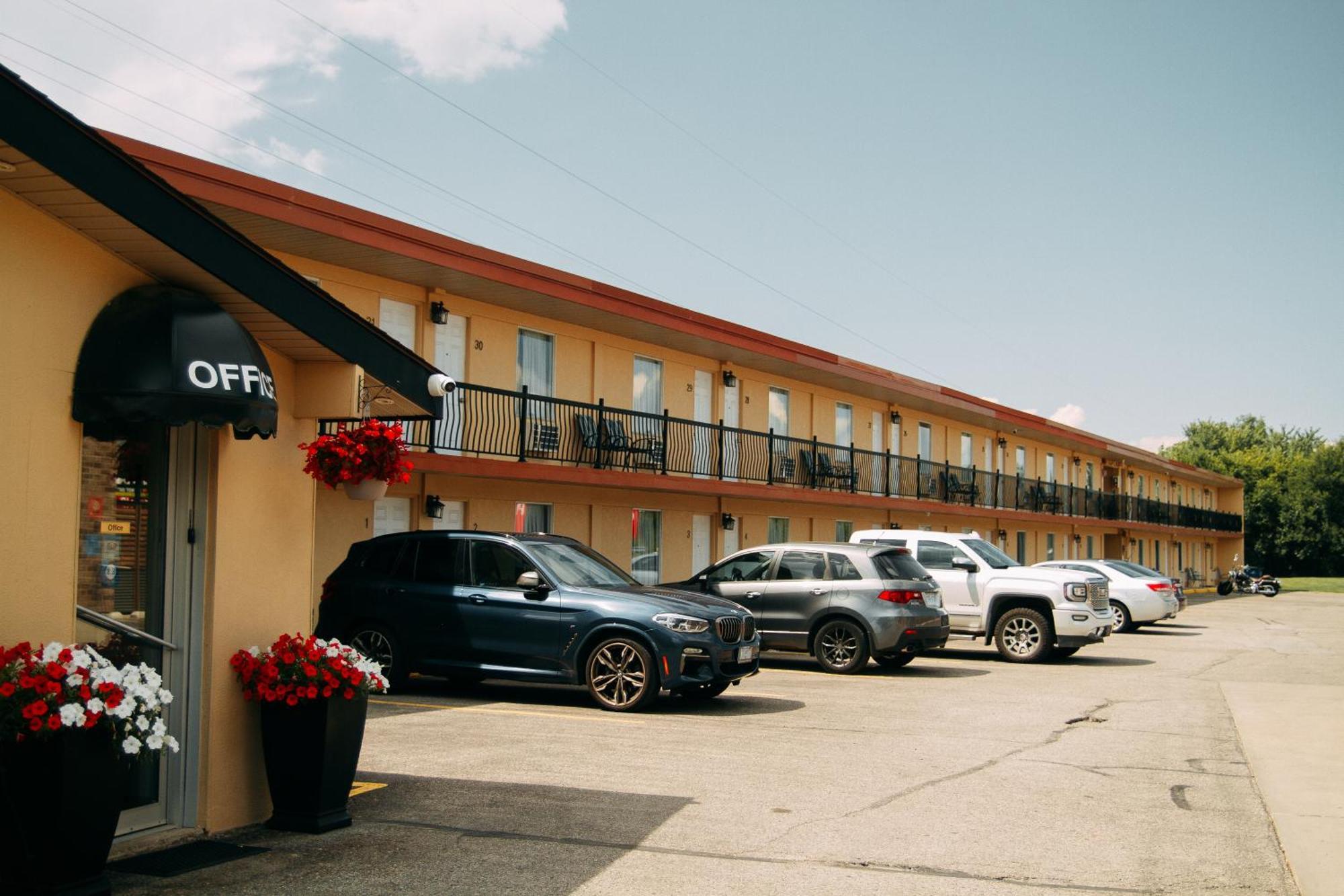 Chatham-Kent Saxony Motel מראה חיצוני תמונה